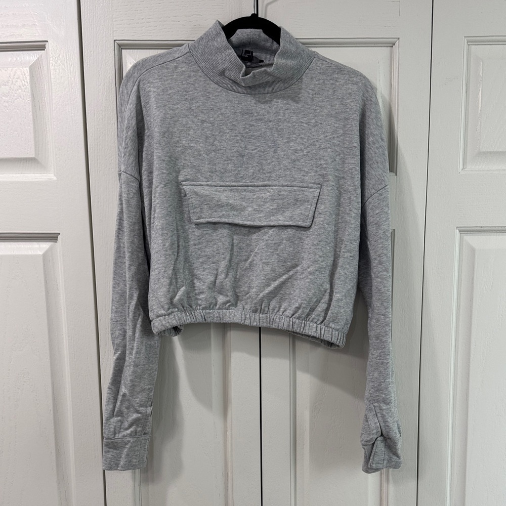 Forever 21 Light Gray Cropped Funnel Neck Sweatshirt